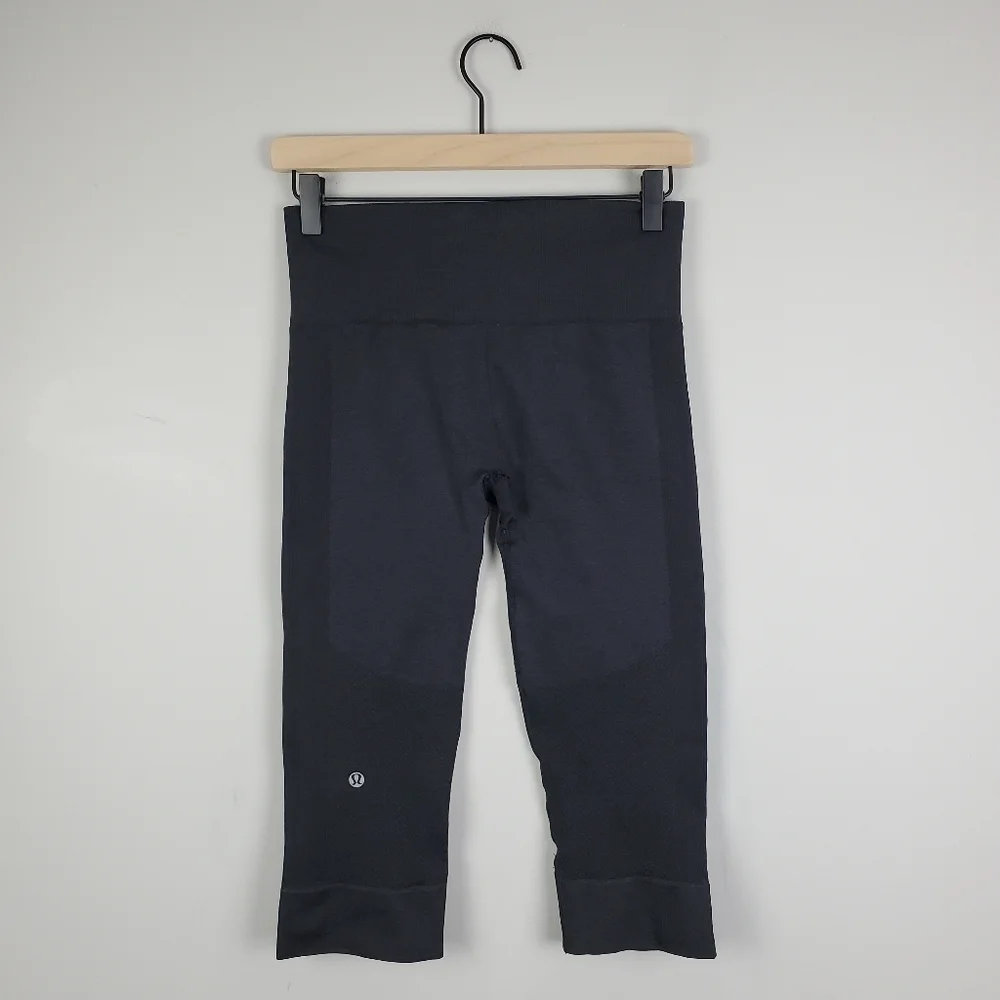 Lululemon Gray Crop 6